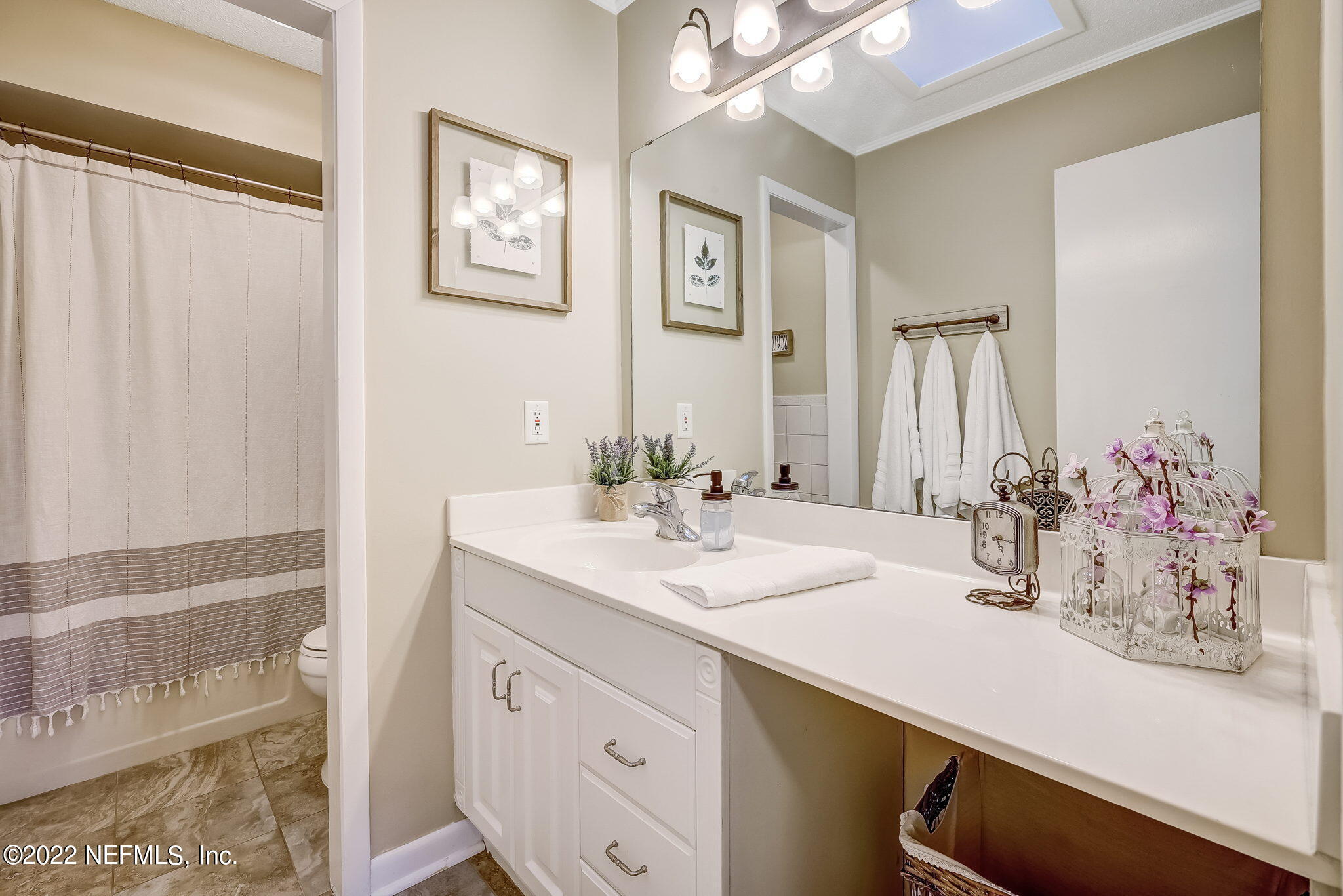 11476 Scott Mill Road Jacksonville, FL 32223 - Photo 16 of 47 Guest Bathroom