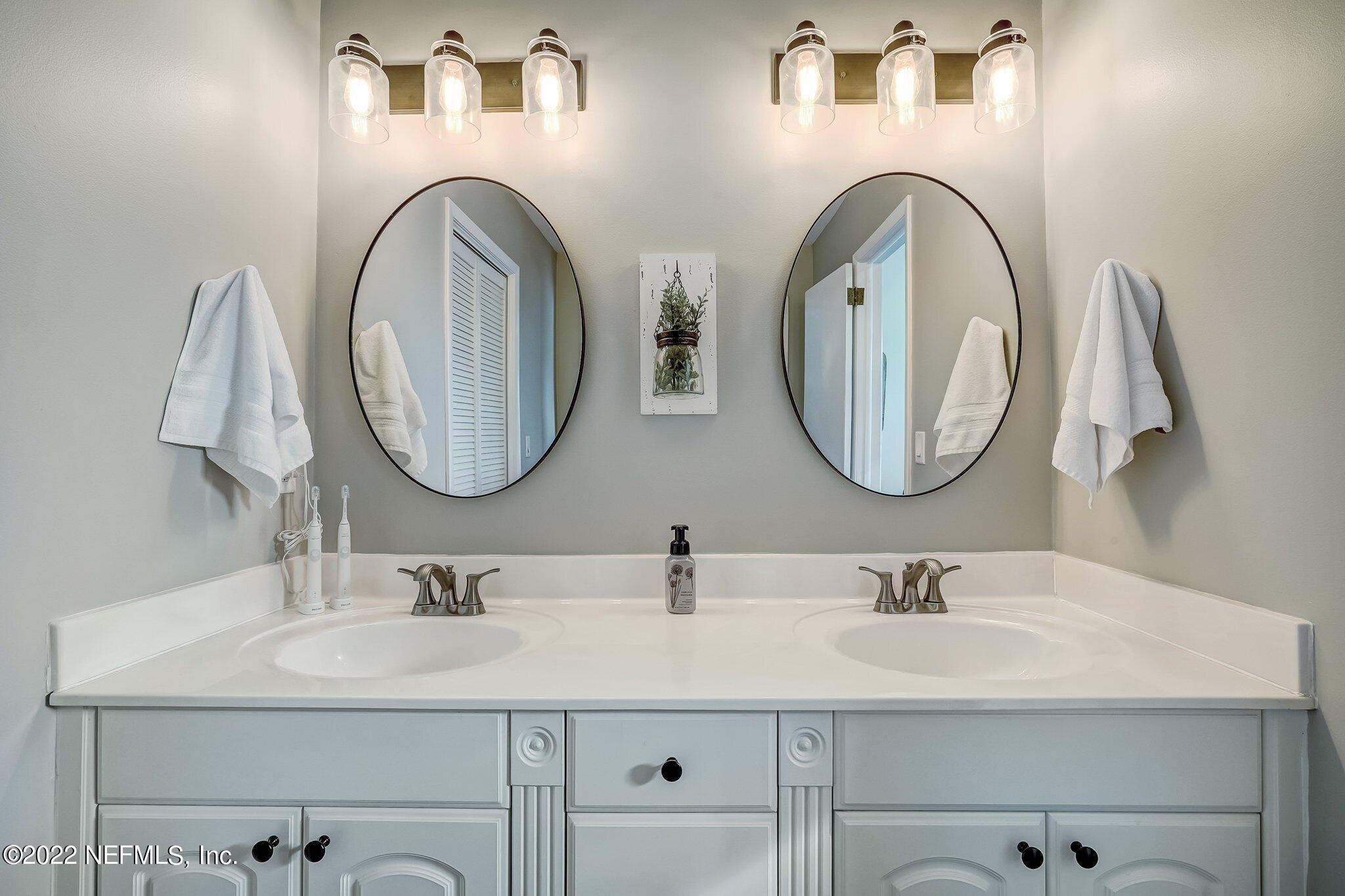 11476 Scott Mill Road Jacksonville, FL 32223 - Photo 28 of 47 Owner's Bath