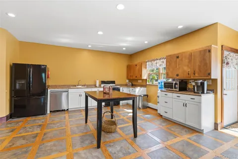 $899,990 | 2185 Sycamore Avenue, Ronkonkoma, NY 11779