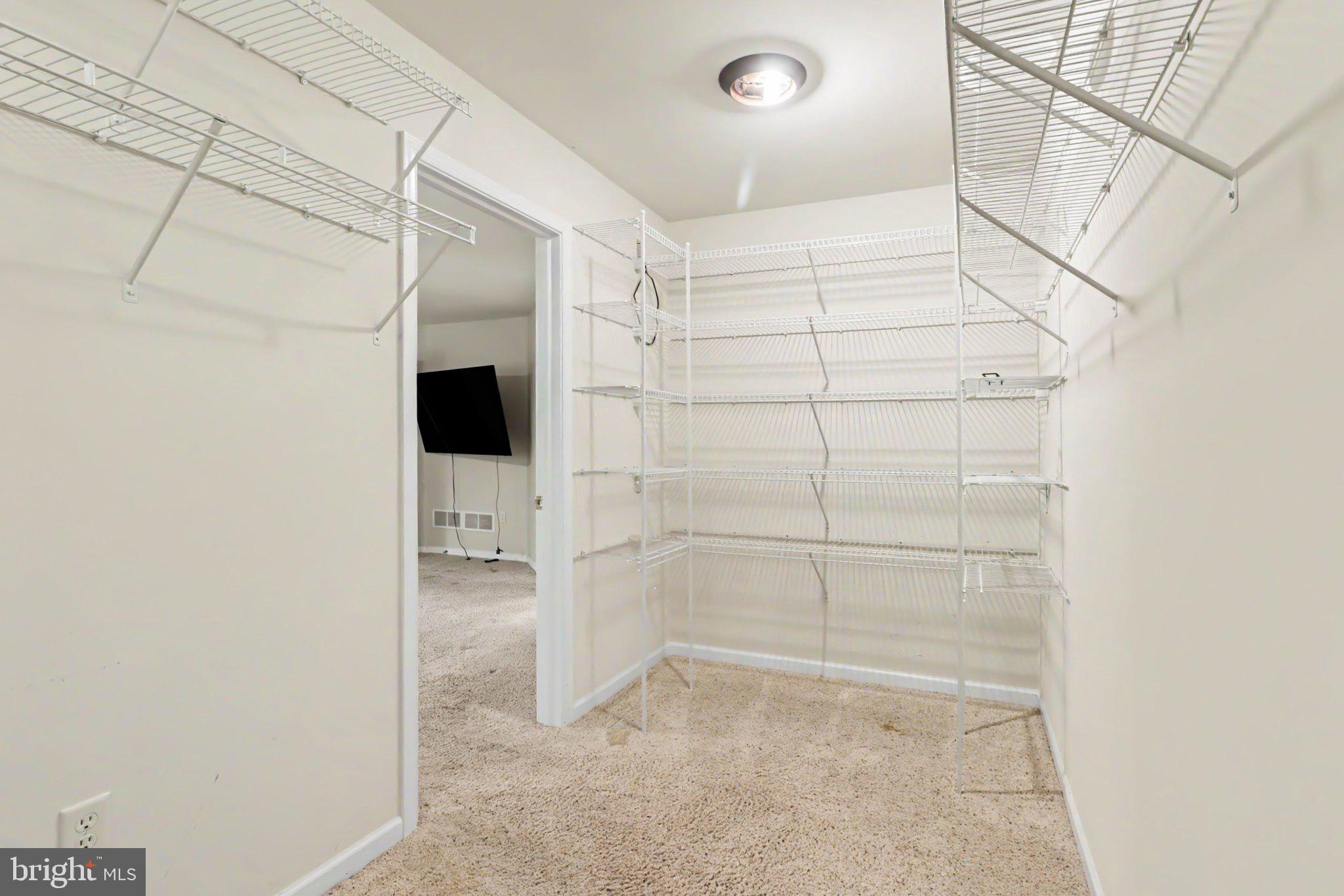 749 Heather Ridge Manheim, PA 17545 - Photo 14 of 36 Primary Bedroom WIC