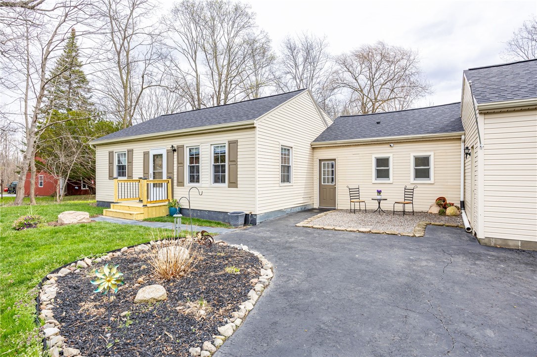 1458 Manitou Road Greece, NY 14468 - Photo 2 of 33