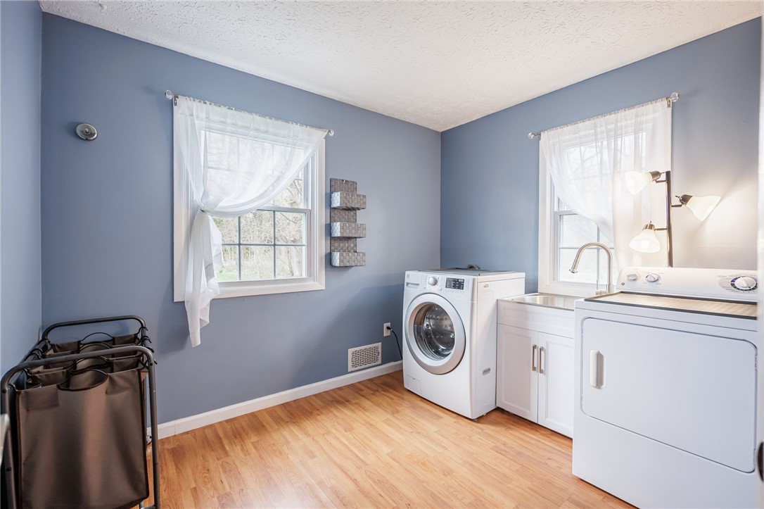 1458 Manitou Road Greece, NY 14468 - Photo 28 of 33