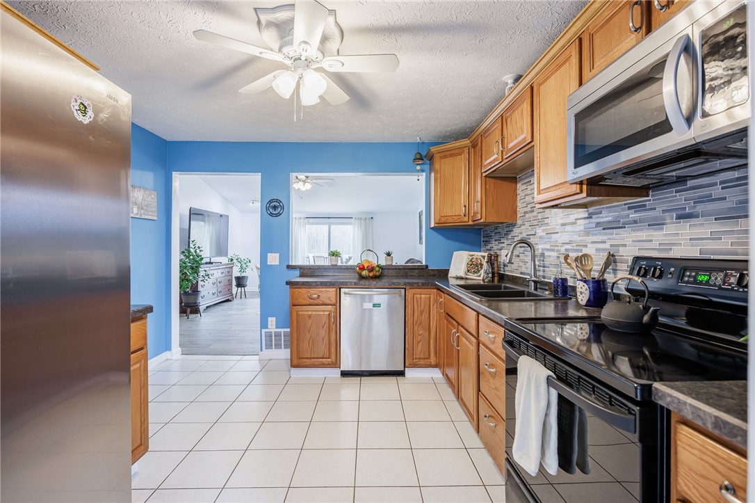 1458 Manitou Road Greece, NY 14468 - Photo 8 of 33