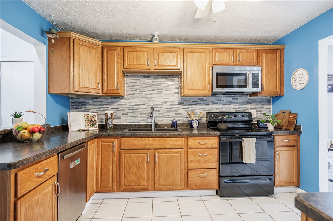 1458 Manitou Road Greece, NY 14468 - Photo 9 of 33