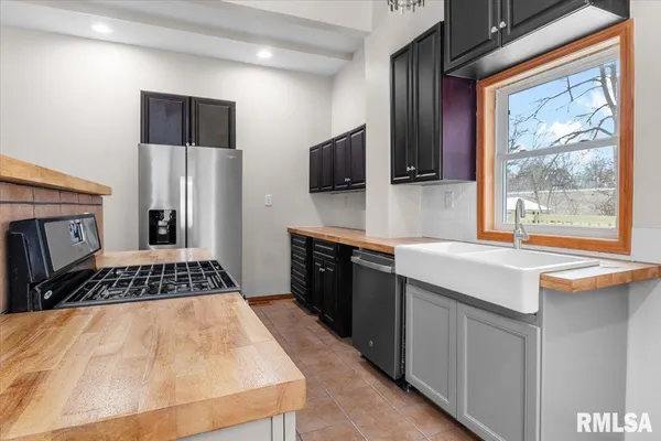 $199,000 | 1037 North 8th Street, Springfield, IL 62702