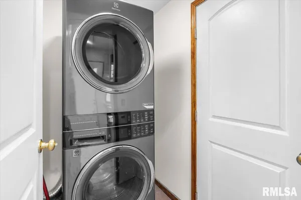 $199,000 | 1037 North 8th Street, Springfield, IL 62702