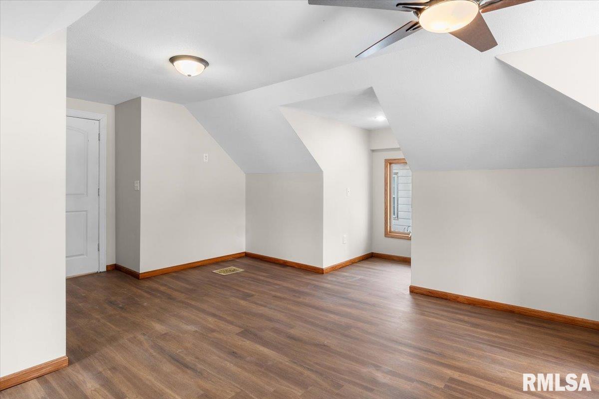 1037 North 8th Street Springfield, IL 62702 - Photo 26 of 35