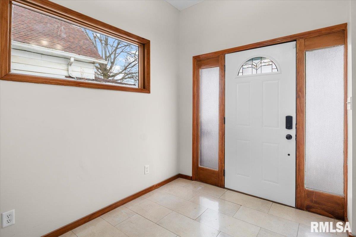 1037 North 8th Street Springfield, IL 62702 - Photo 30 of 35