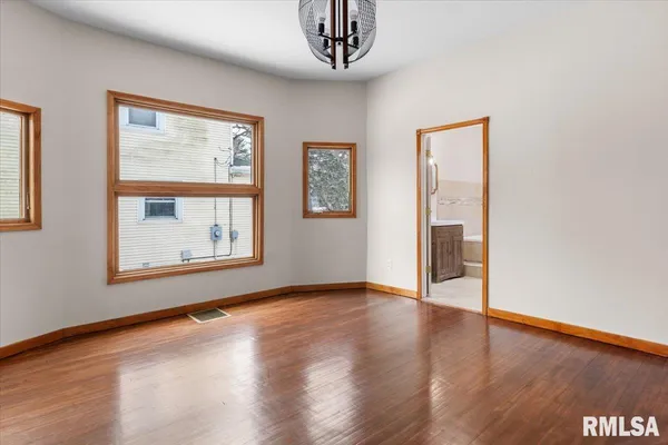 $199,000 | 1037 North 8th Street, Springfield, IL 62702