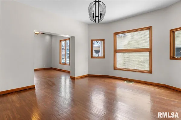 $199,000 | 1037 North 8th Street, Springfield, IL 62702