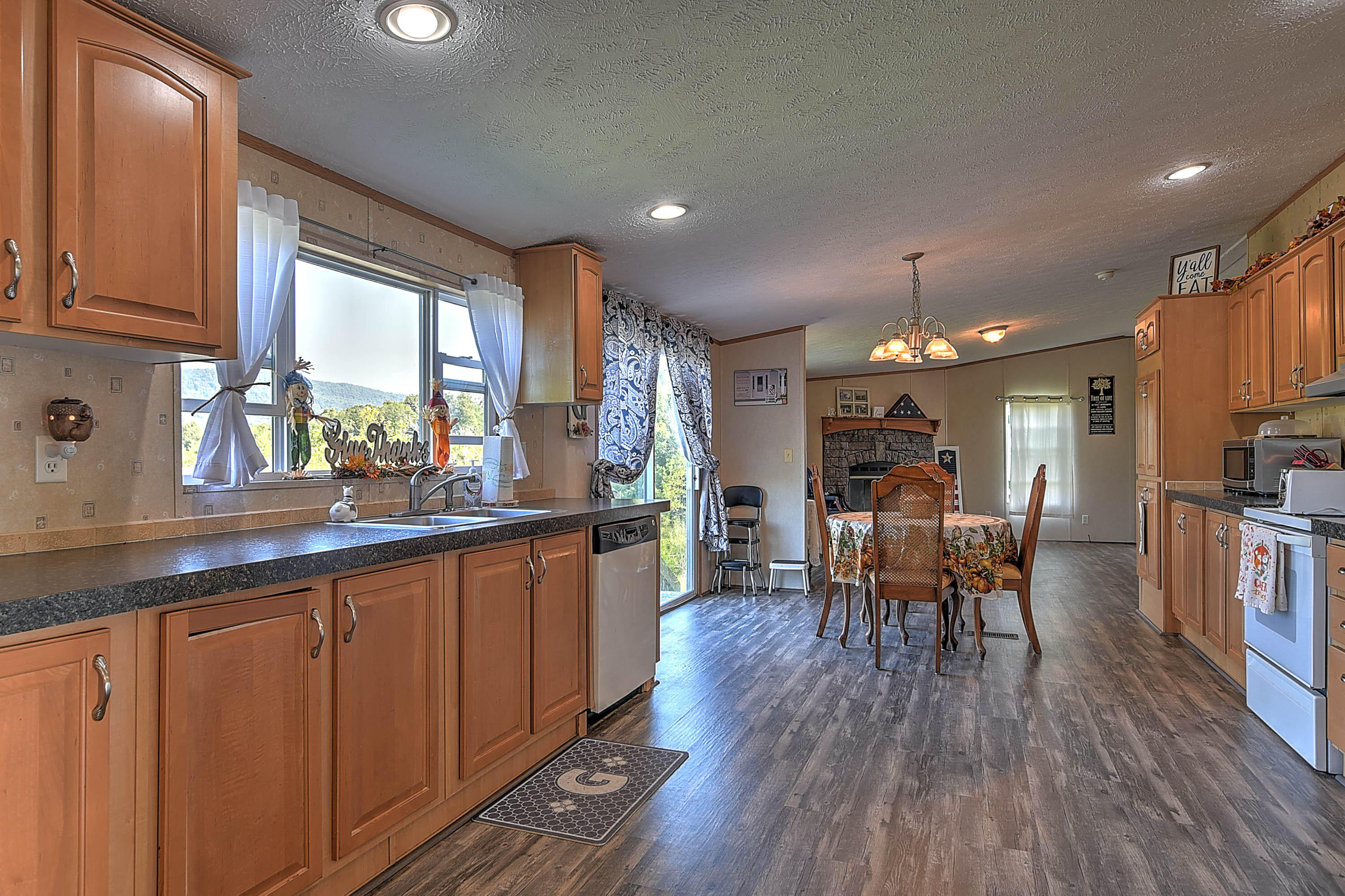 1175 Kite Road Greeneville, TN 37745 - Photo 5 of 39 Kitchen