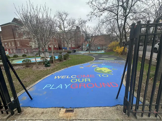 $259,000 | 241-20 Northern Boulevard, Unit 1M | Douglaston