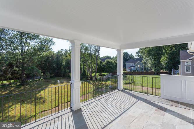 9423 Old Courthouse Road Vienna, VA 22182 - Photo 13 of 30 a view of a balcony with a porch