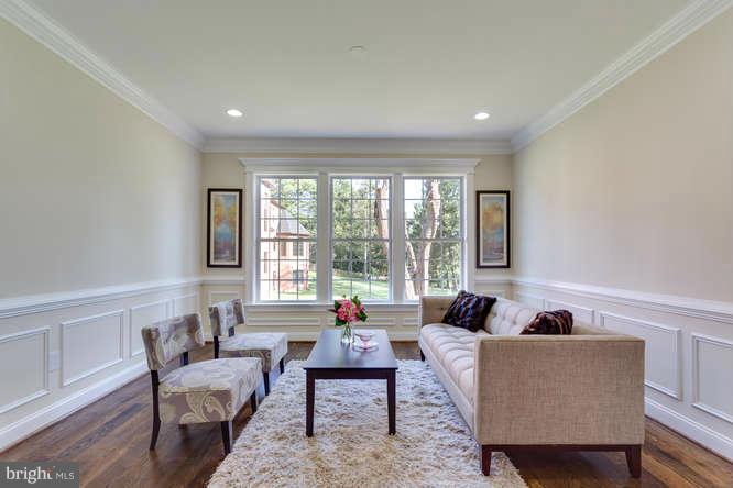 9423 Old Courthouse Road Vienna, VA 22182 - Photo 6 of 30 a living room with furniture and a window