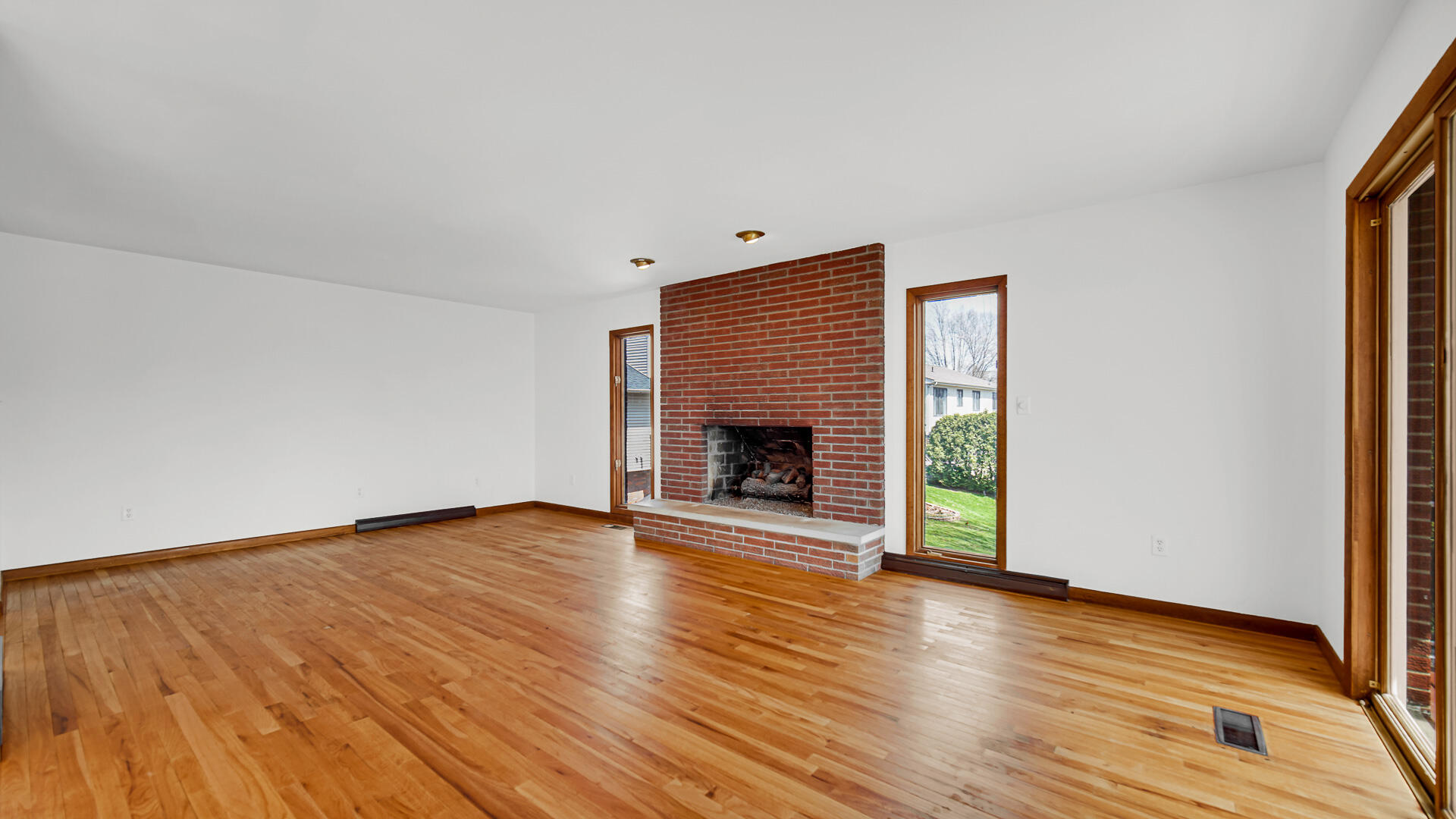 2212 SW Road La Porte, IN 46350 - Photo 10 of 62 1920x1080