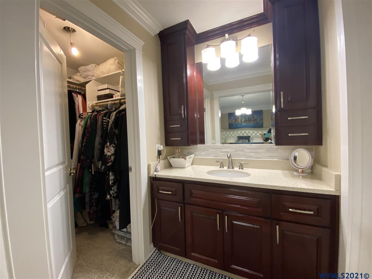 4325 MacLeay Road Southeast Salem, OR 97317 - Photo 12 of 40 Gallery Image 12