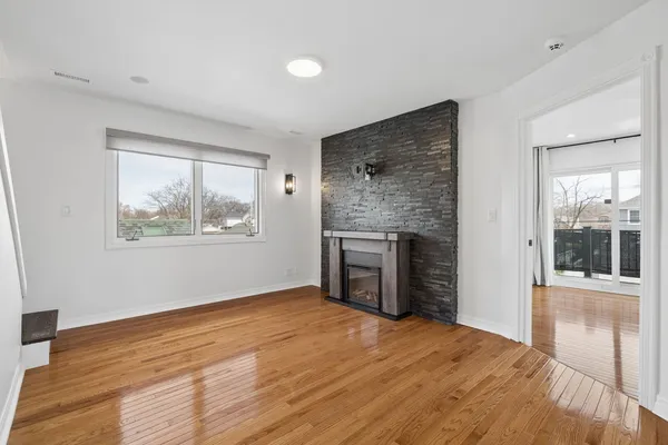 $749,900 | 10547 South Troy Street, Chicago, IL 60655