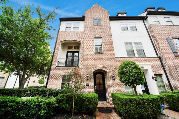 $2,800 | 2061 Fannin Station North, Houston, TX 77045