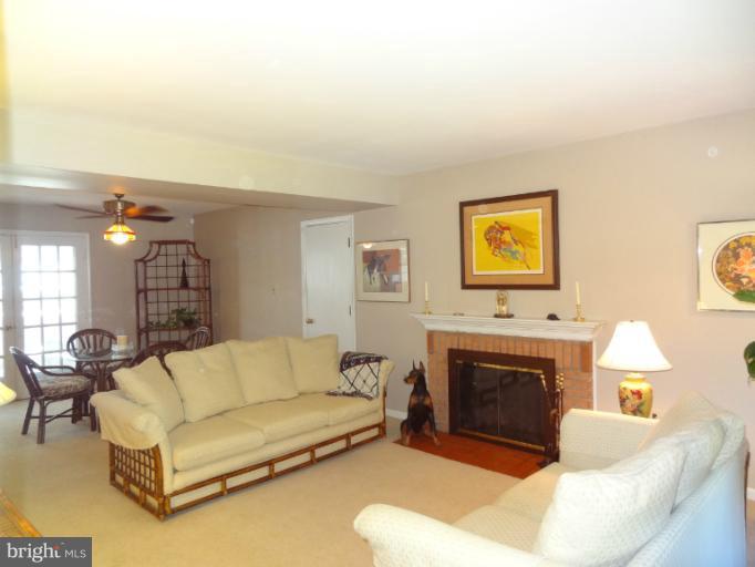 12454 Henderson Road Clifton, VA 20124 - Photo 15 of 25 Family Room