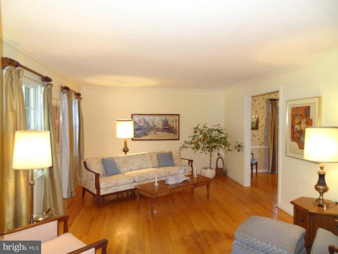 12454 Henderson Road Clifton, VA 20124 - Photo 24 of 25 Living Room