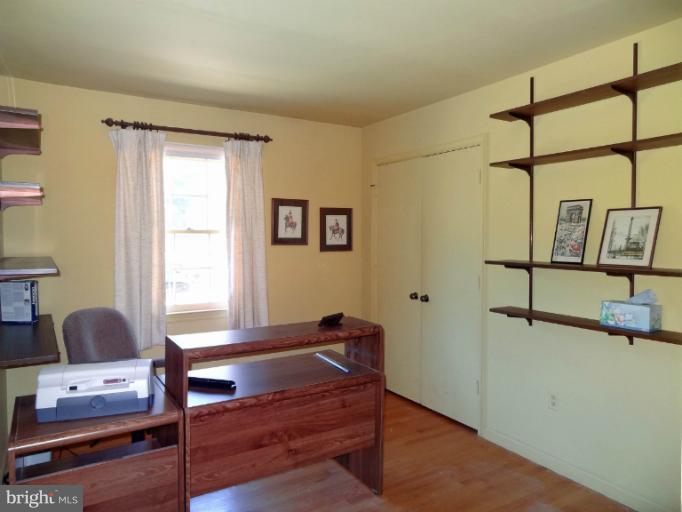 12454 Henderson Road Clifton, VA 20124 - Photo 6 of 25 2nd Bedroom
