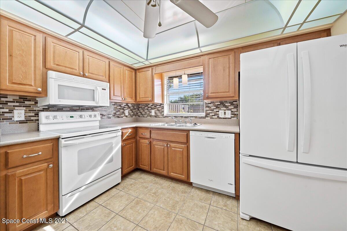 514 Parker Road Melbourne, FL 32904 - Photo 4 of 9 335BDD53-91C5-4A7D-8FC6-0BAC7980B03A