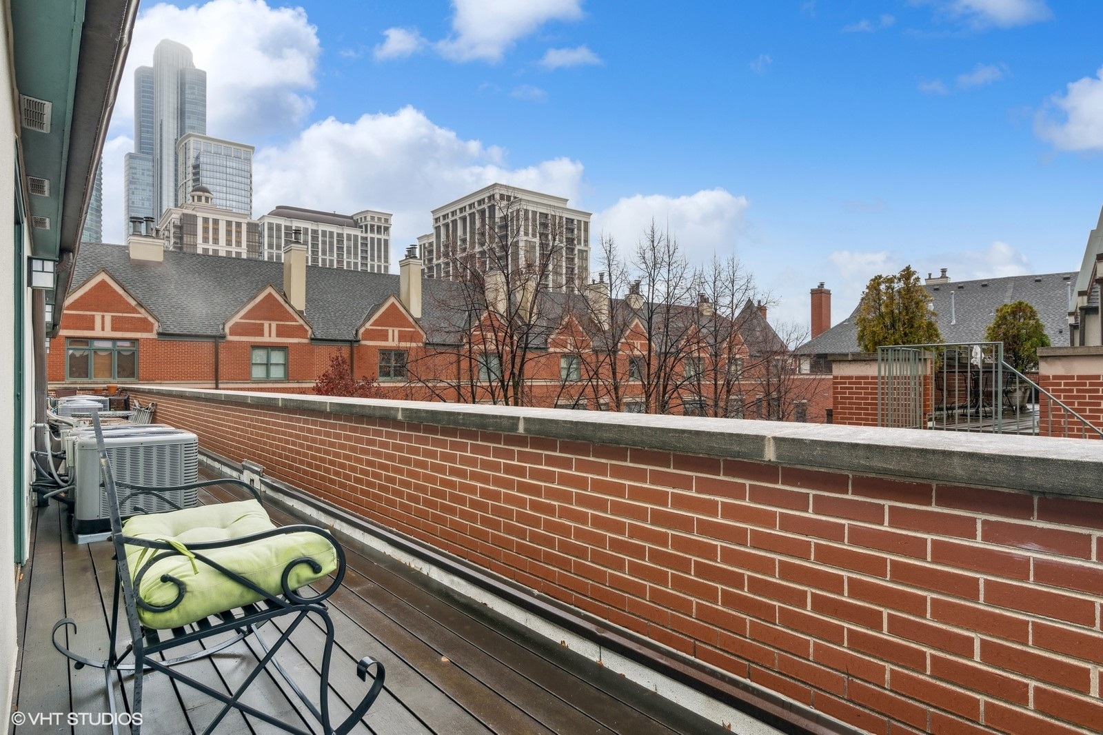 1447 South Indiana Avenue Chicago, IL 60605 - Photo 22 of 23 a view of city from balcony with furniture