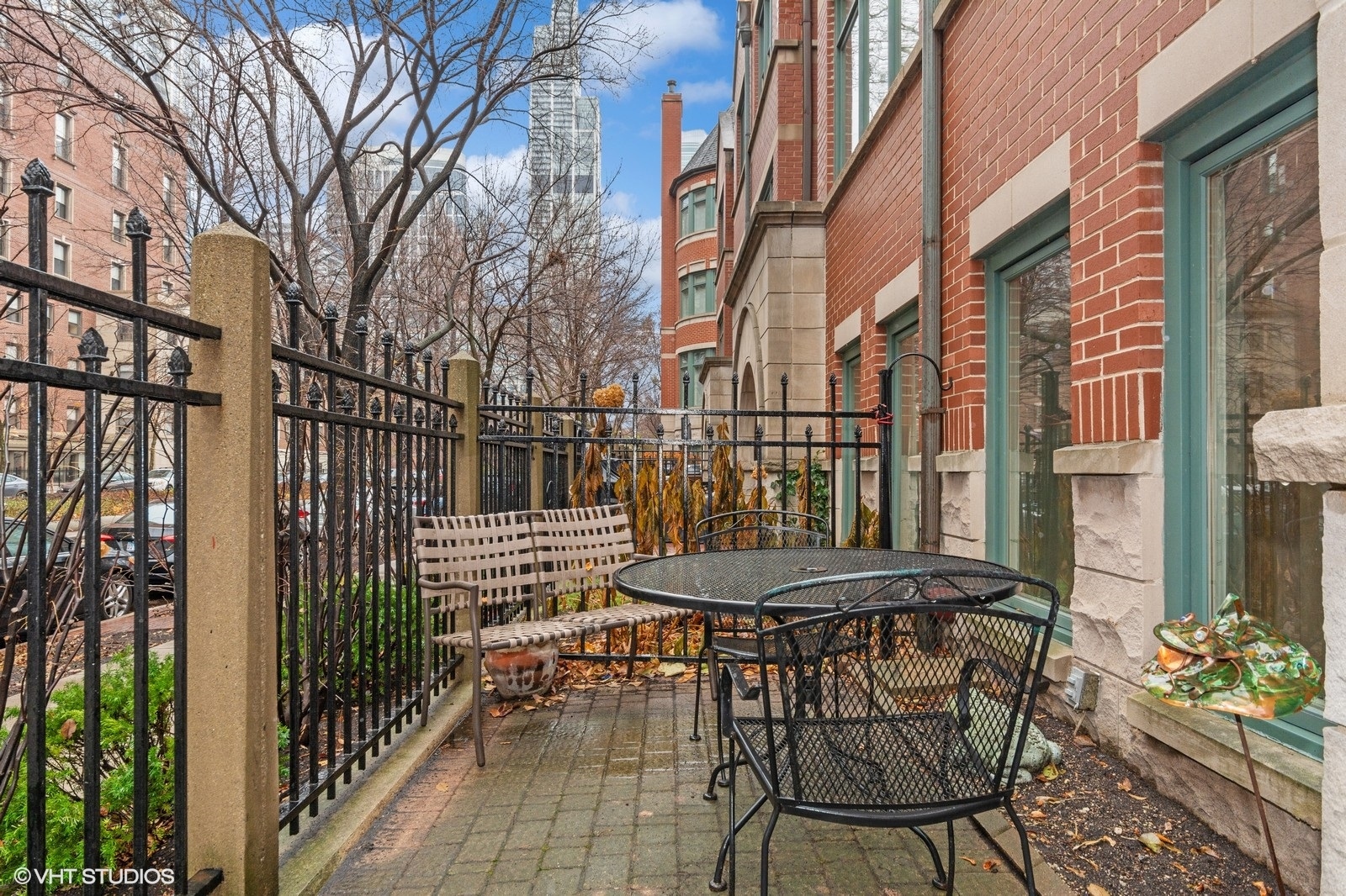1447 South Indiana Avenue Chicago, IL 60605 - Photo 3 of 23 a view of a chairs and table in the patio