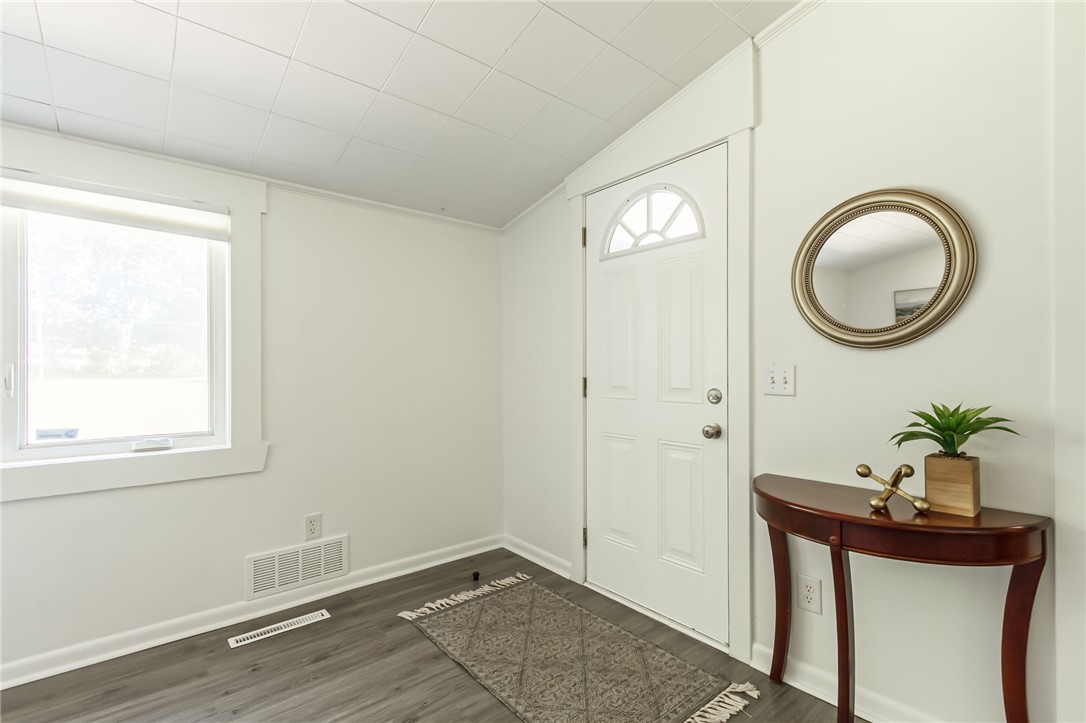 617 Dewitt Road Webster, NY 14580 - Photo 6 of 30 Gallery Image 6