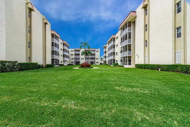 a view of houses with city view