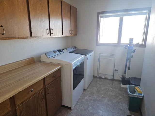 $269,900 | 209 2nd Street Northeast, Clarks Grove, MN 56016