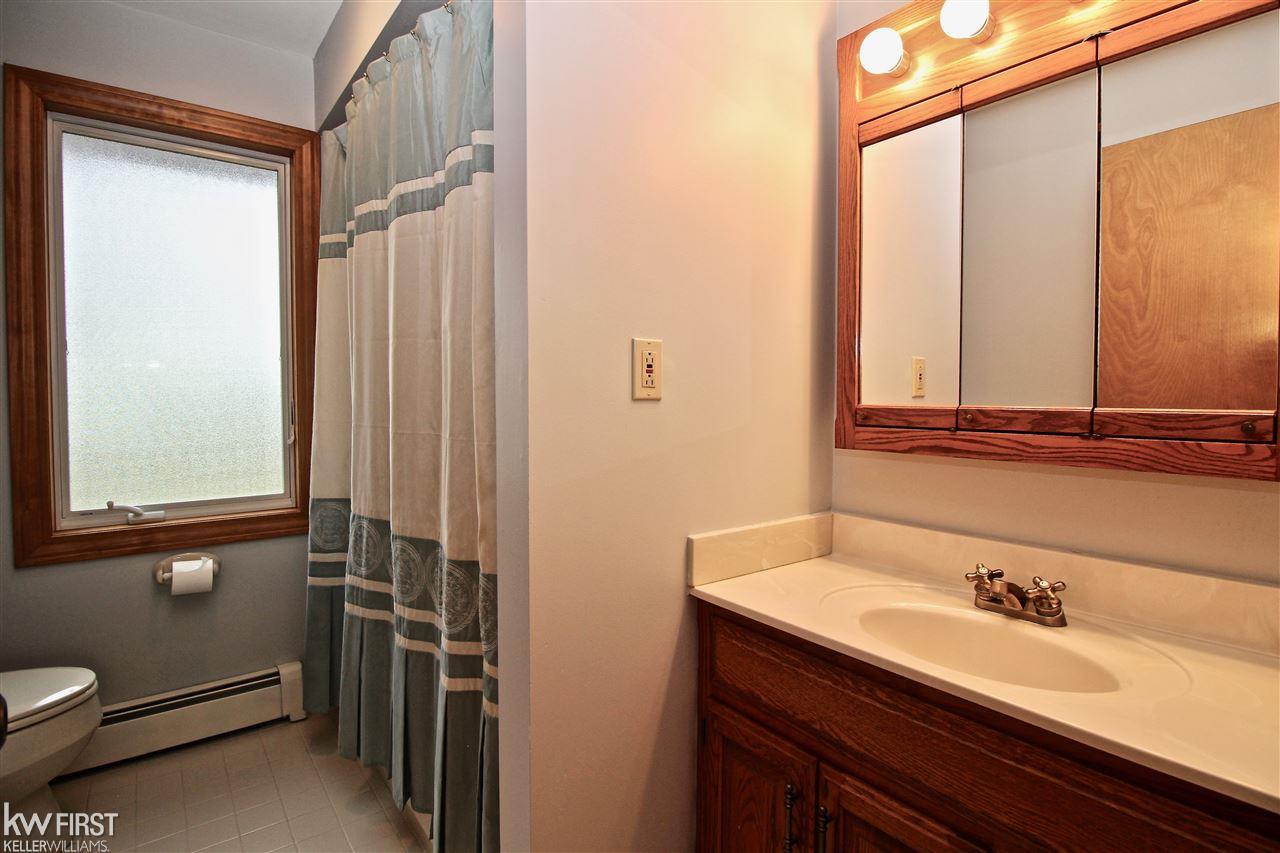2223 Wiggins Road Fenton, MI 48430 - Photo 17 of 30 31379304-19.JPG