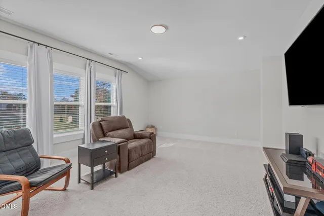 a view of entryway and hall