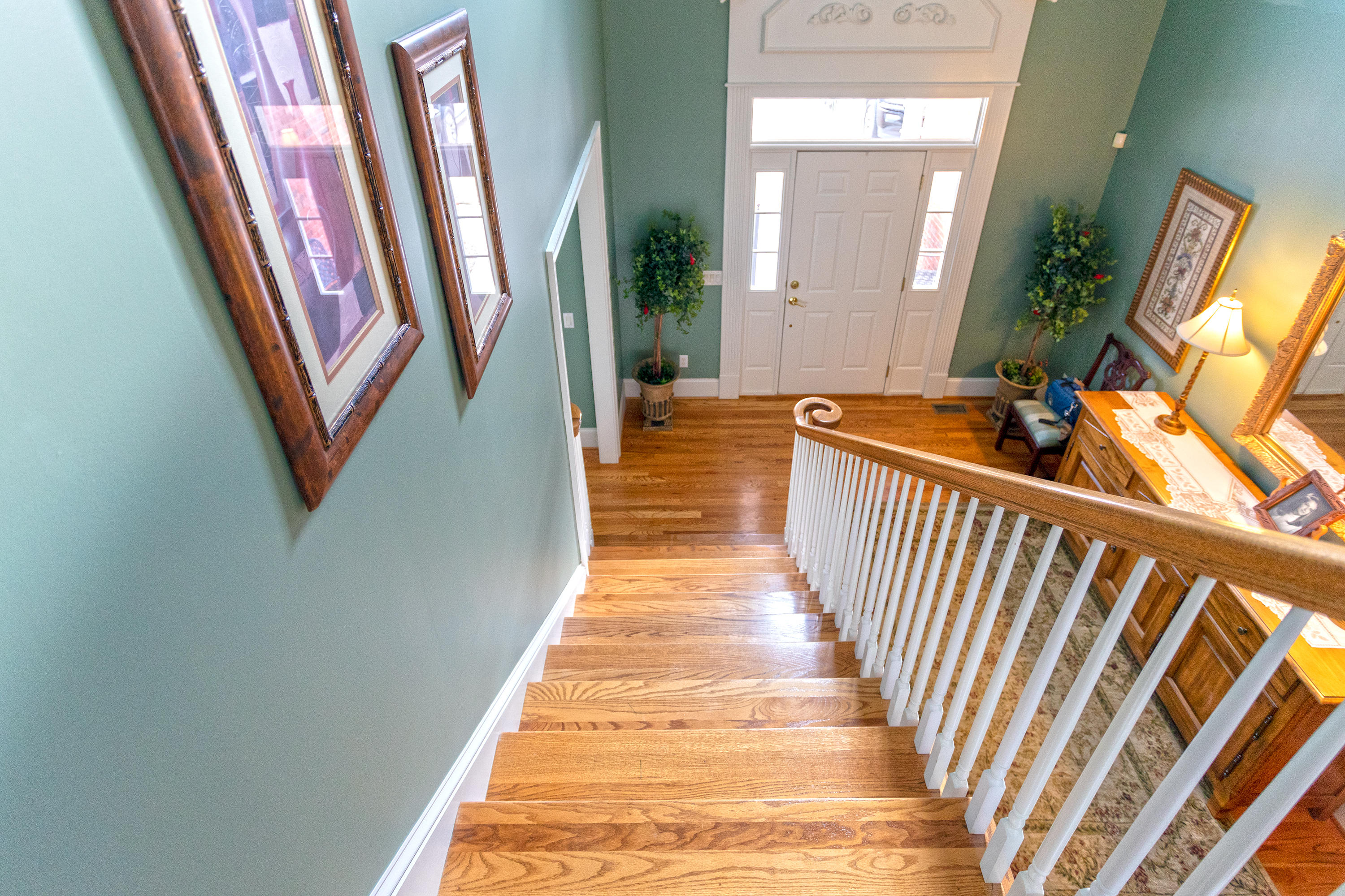 319 Willow Glen Road Chattanooga, TN 37421 - Photo 34 of 66 staircase