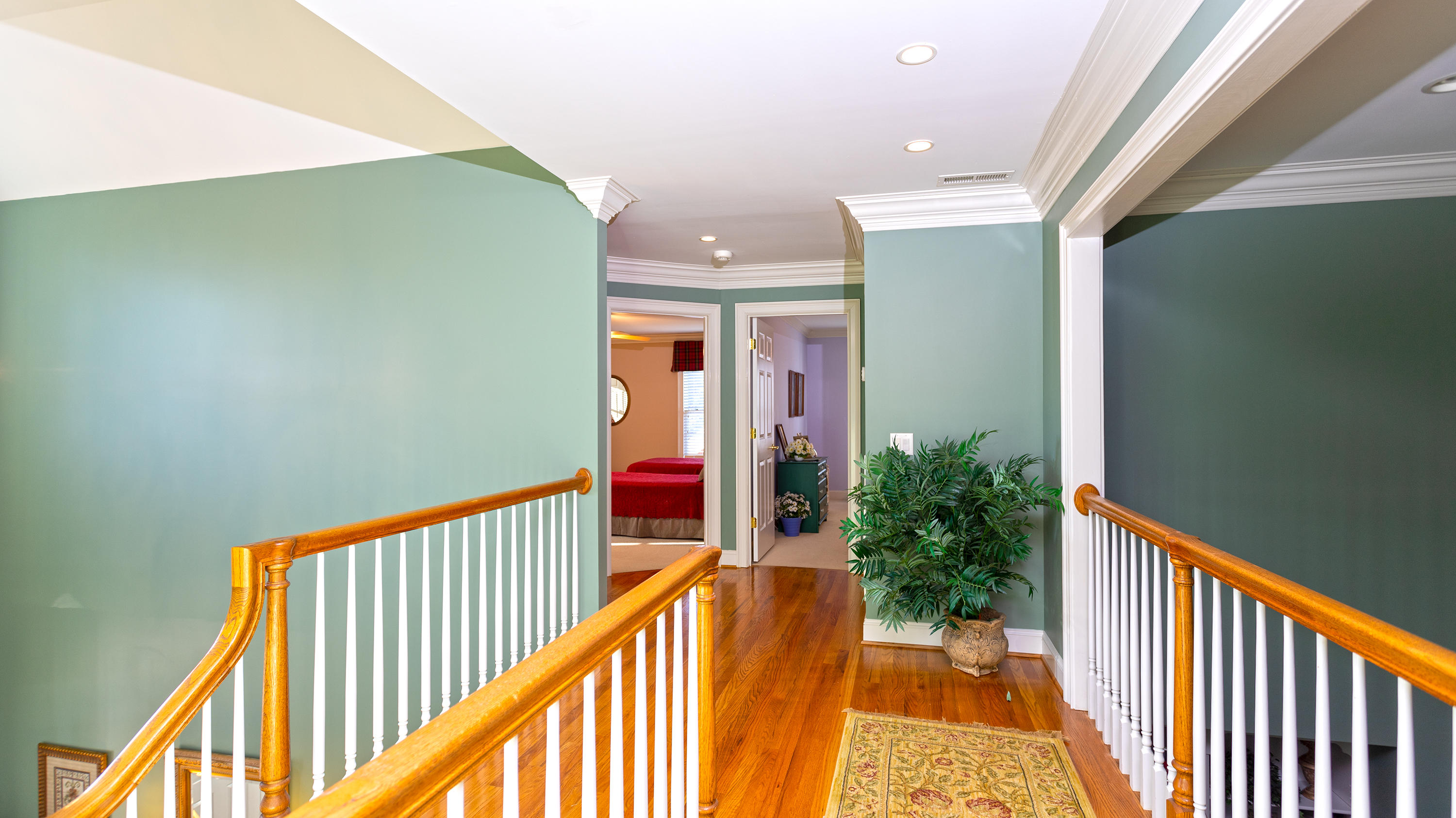 319 Willow Glen Road Chattanooga, TN 37421 - Photo 35 of 66 upstairs foyer 2
