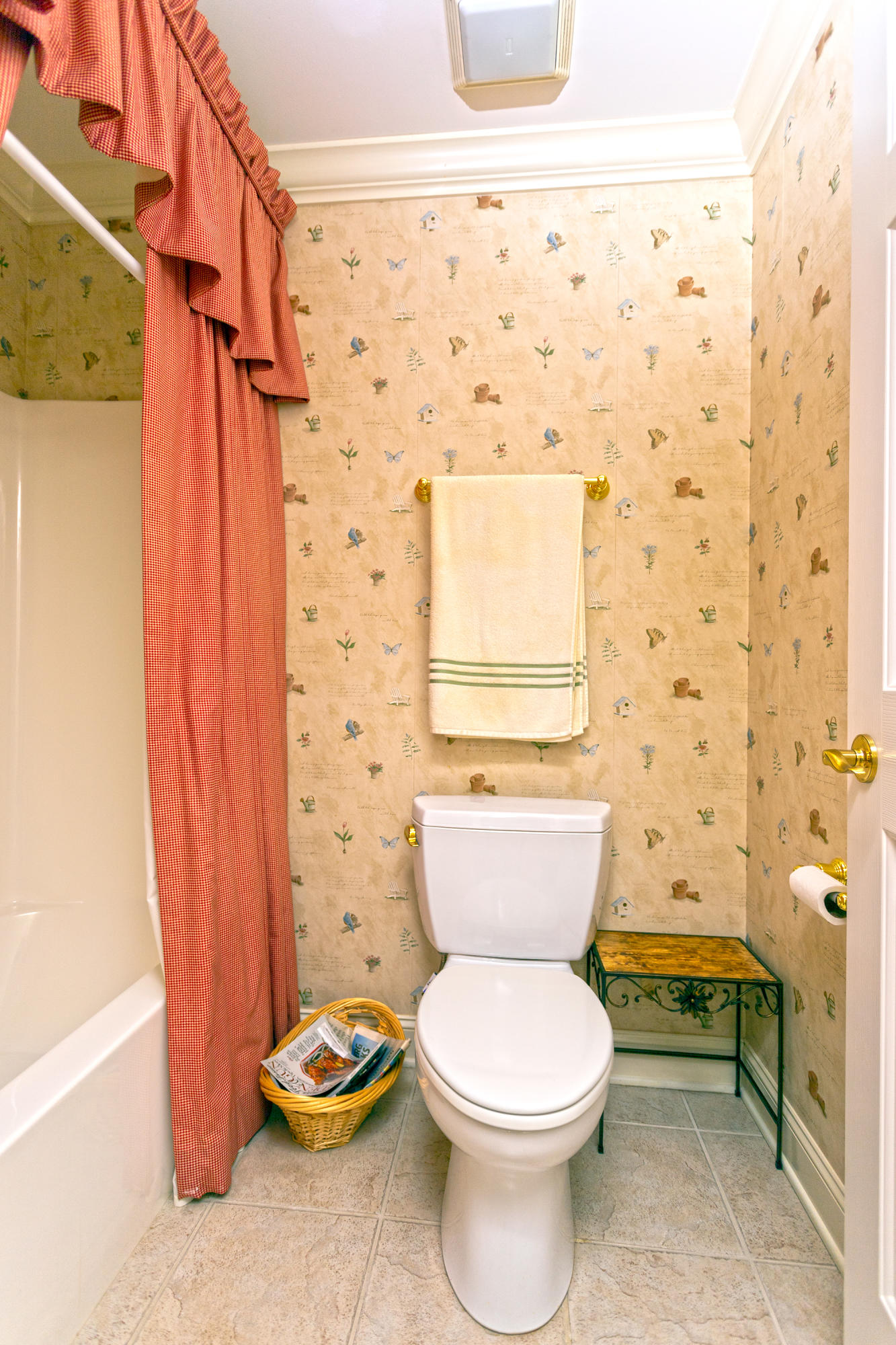 319 Willow Glen Road Chattanooga, TN 37421 - Photo 43 of 66 upstairs 3 bedroom bathroom