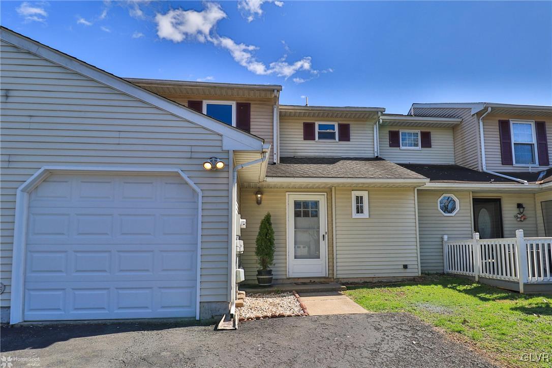 887 Briarstone Road Bethlehem, PA 18017 - Photo 2 of 31 Gallery Image 2