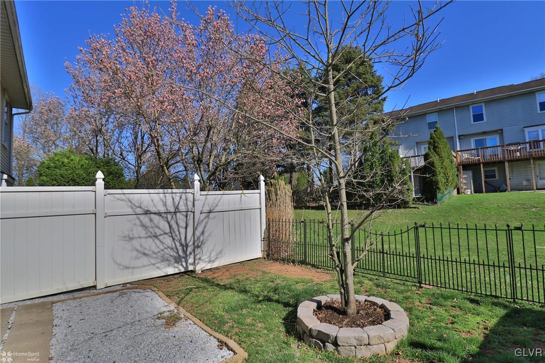 887 Briarstone Road Bethlehem, PA 18017 - Photo 30 of 31 Gallery Image 30