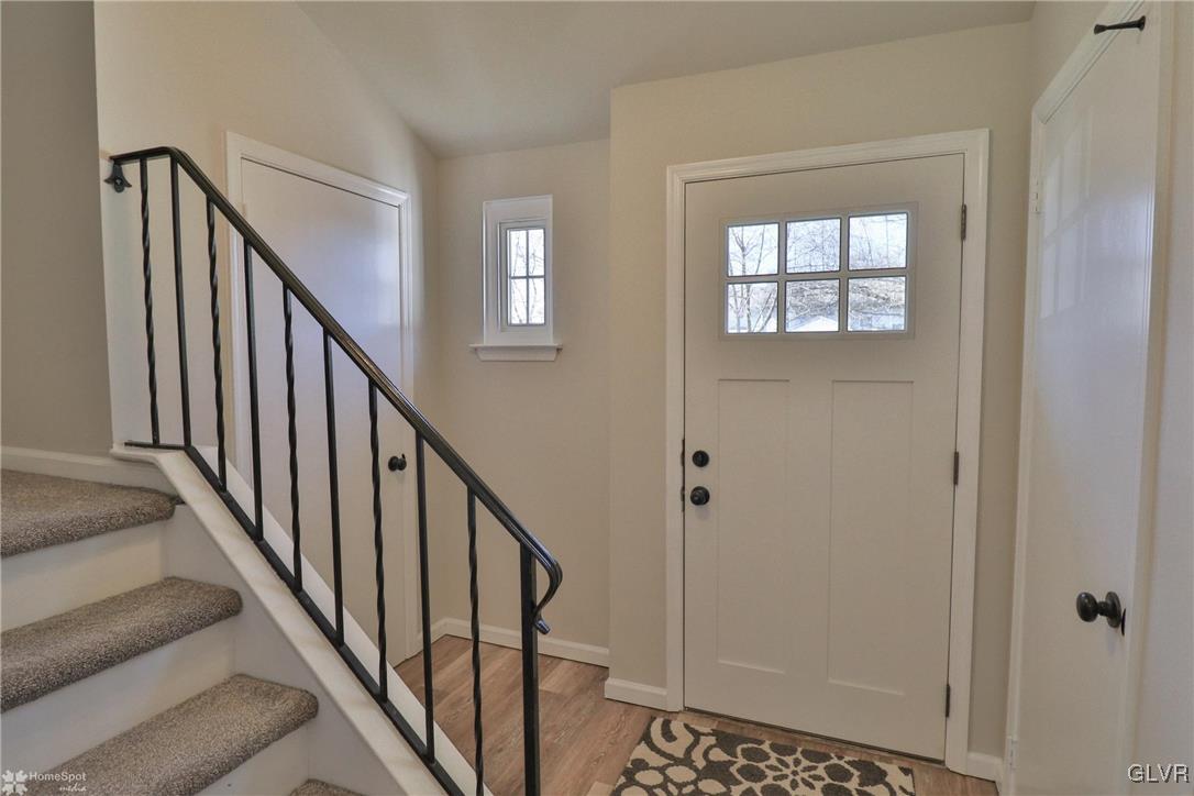 887 Briarstone Road Bethlehem, PA 18017 - Photo 7 of 31 Gallery Image 7