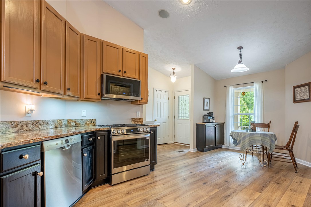 155 Keevers Point Springboro, OH 45066 - Photo 13 of 59