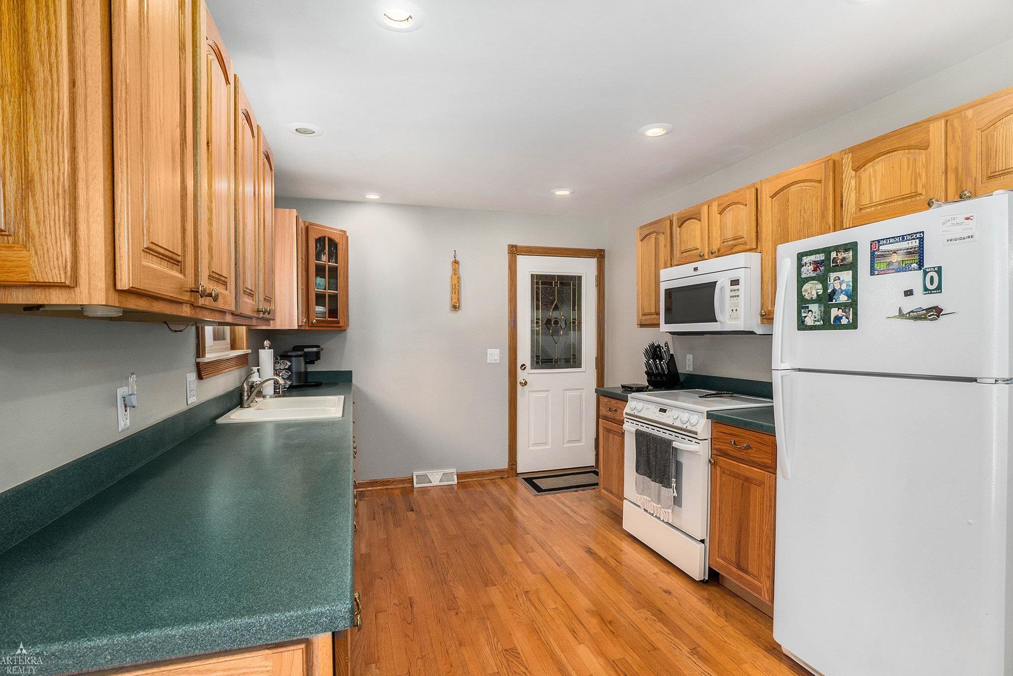 2066 West Lake Road Clio, MI 48420 - Photo 7 of 24