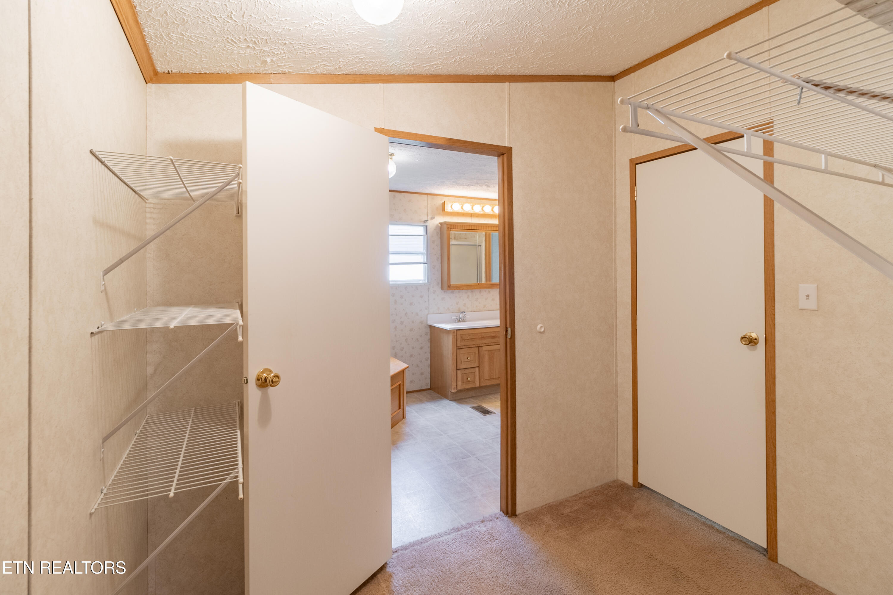 159 Cutters Lane Clinton, TN 37716 - Photo 10 of 34 _D5A8388-HDR