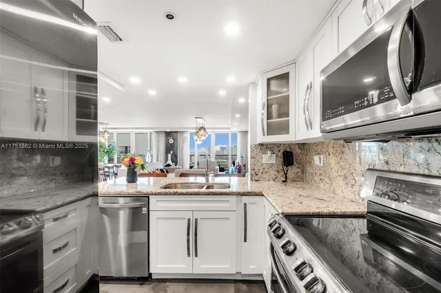 $779,000 | 1717 North Bayshore Drive, Unit A3455, Miami, FL 33132