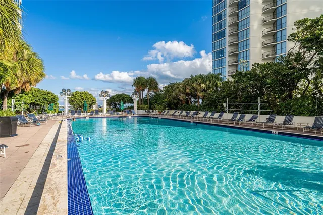 $774,000 | 1717 North Bayshore Drive, Unit A3455, Miami, FL 33132