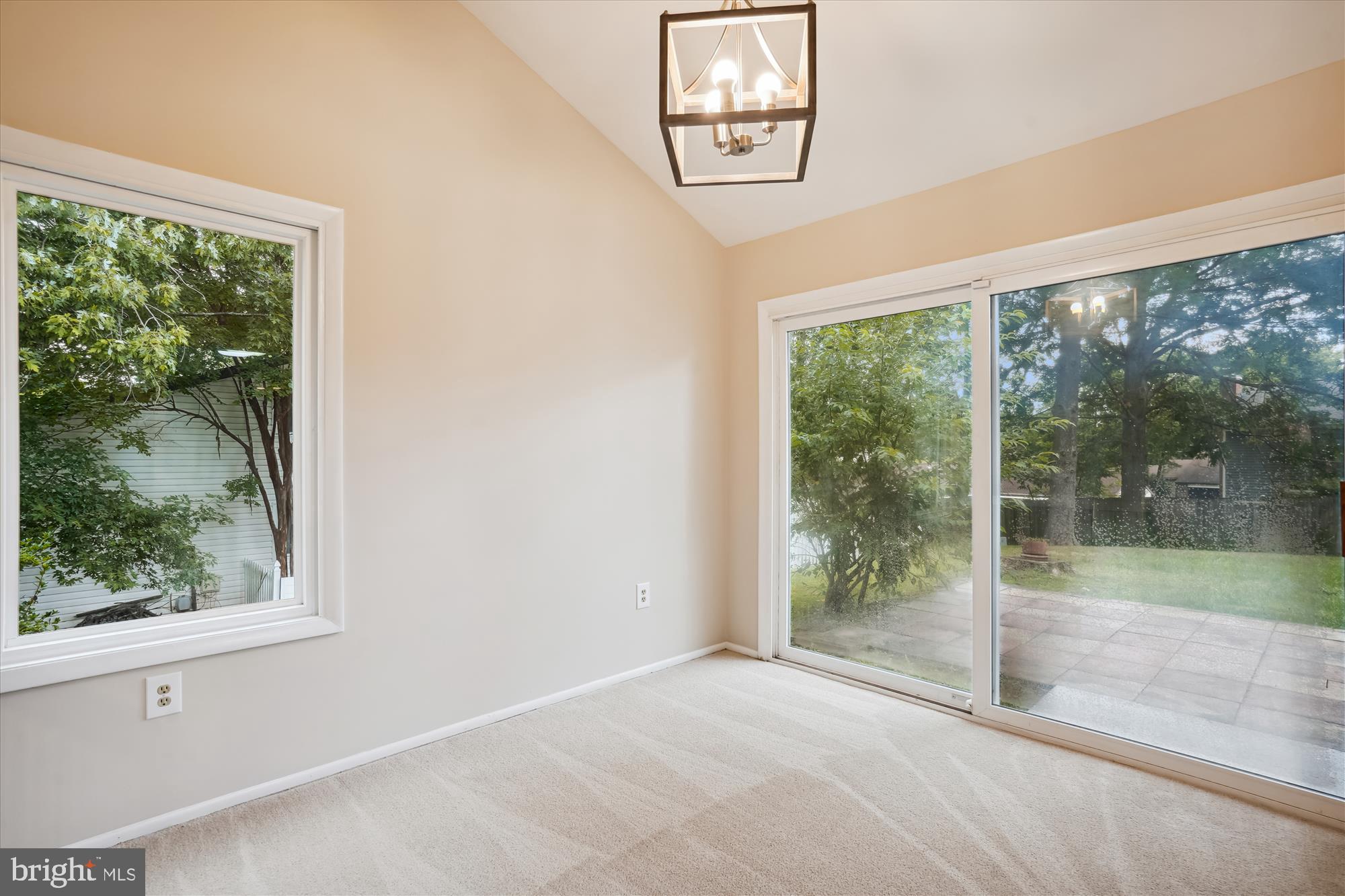 4 Greencastle Road Sterling, VA 20164 - Photo 14 of 36 2ND VIEW-DINING ROOM WITH SGD TO BACKYARD