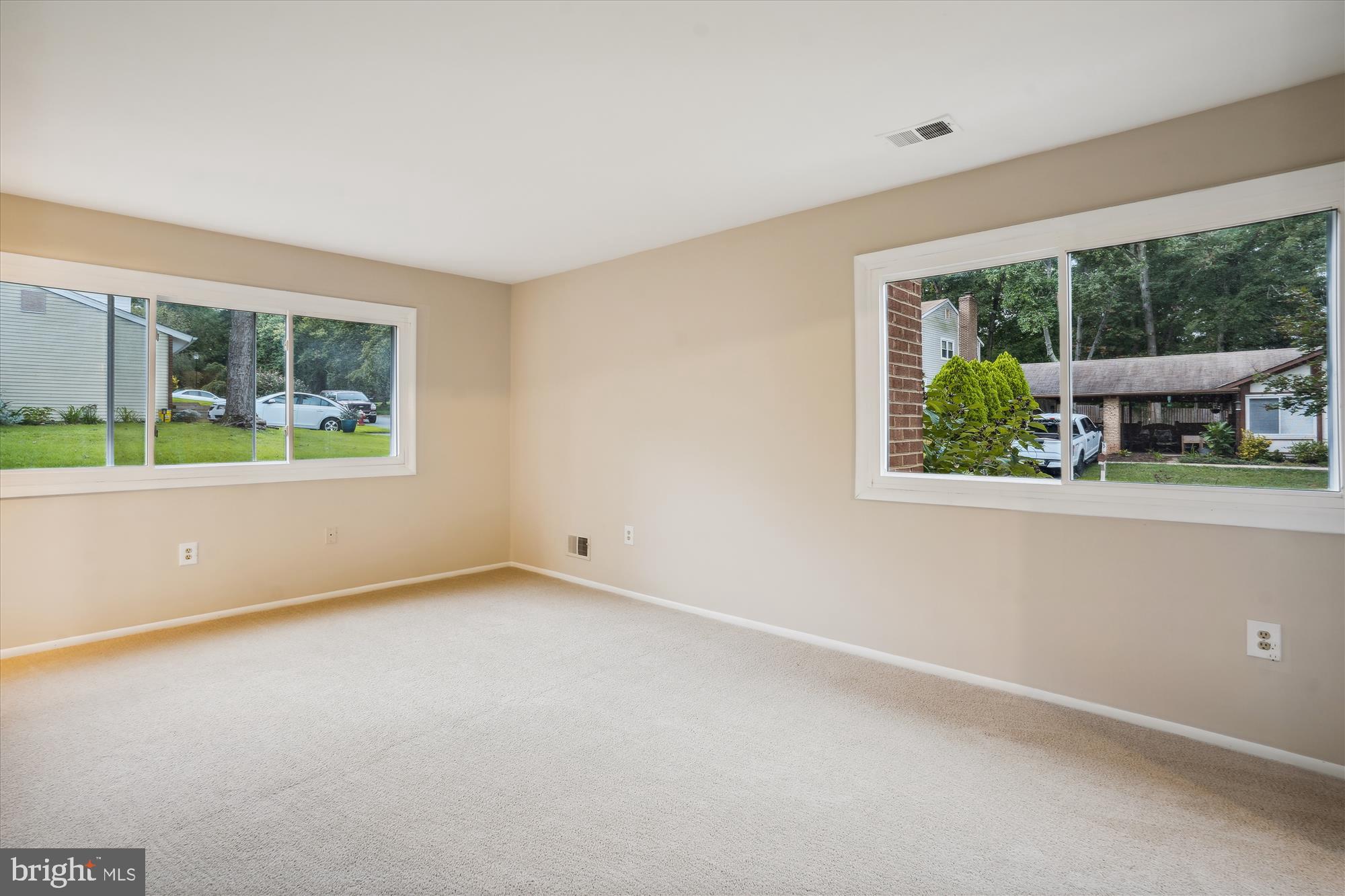 4 Greencastle Road Sterling, VA 20164 - Photo 17 of 36 FIRST FLOOR OWNER'S SUITE WITH PRIVATE BATH