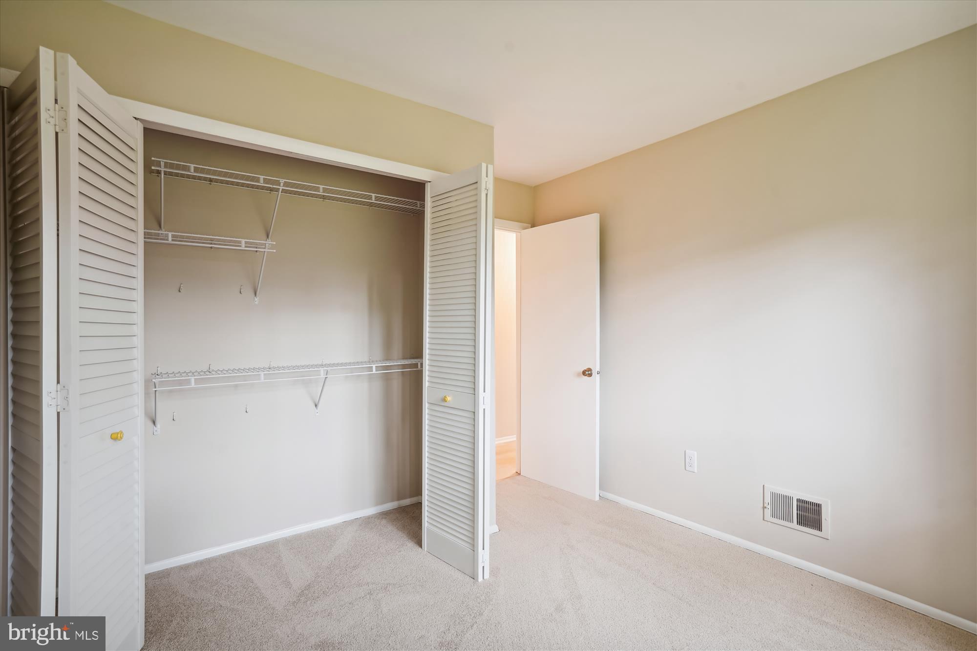 4 Greencastle Road Sterling, VA 20164 - Photo 23 of 36 2ND VIEW OF 2ND BEDROOM
