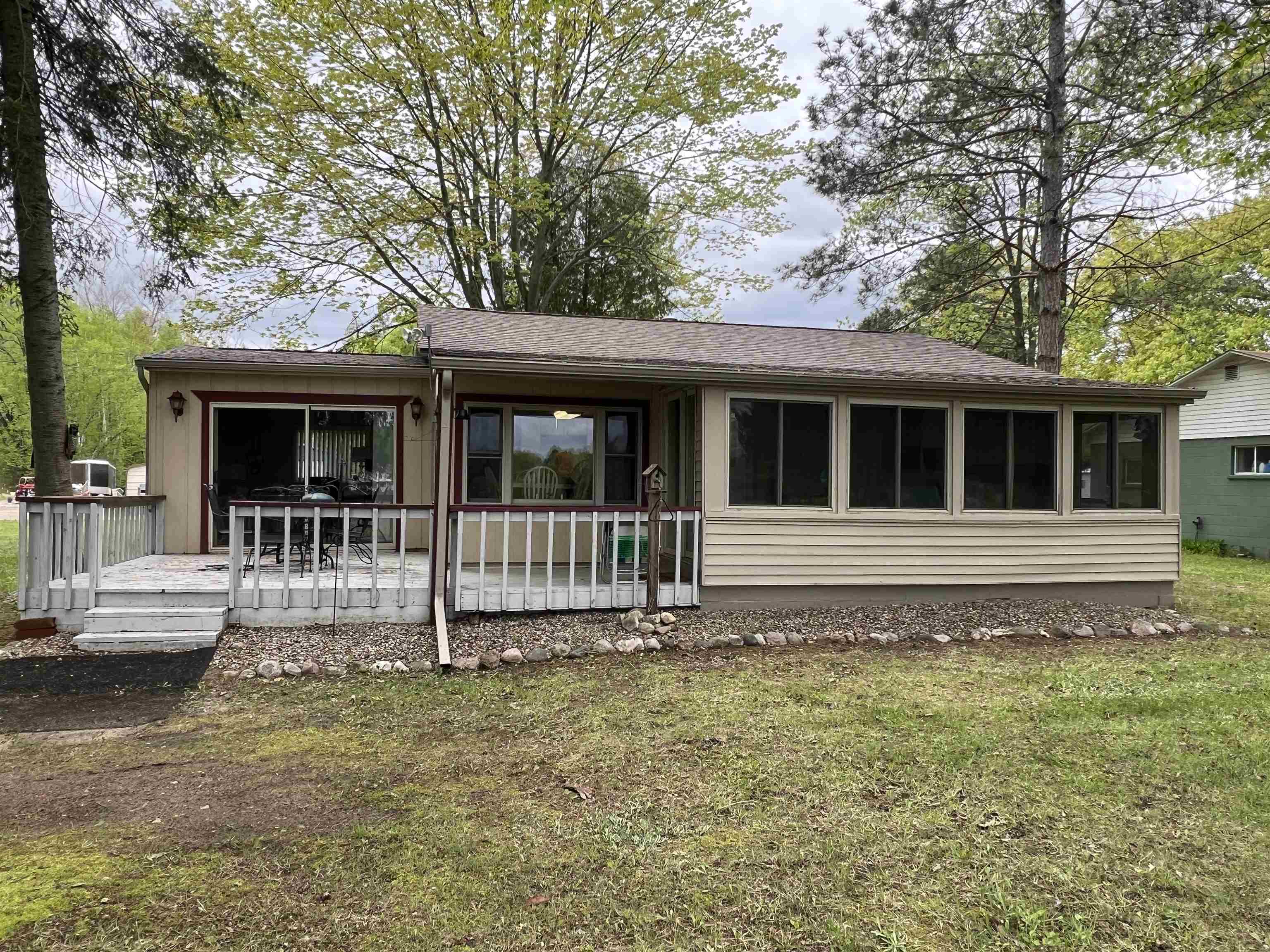 524 Hilo Road Gladwin, MI 48624 - Photo 37 of 49