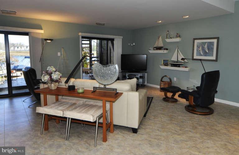 2011 Lakewinds Drive Reston, VA 20191 - Photo 22 of 26 The fully finished lower level offers great space.