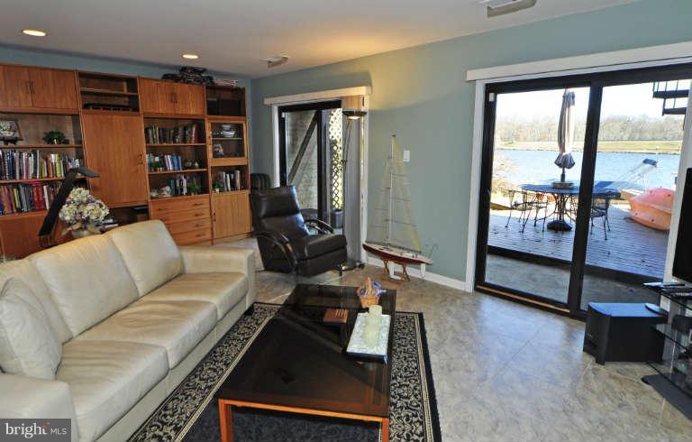 2011 Lakewinds Drive Reston, VA 20191 - Photo 23 of 26 Rec room w/2 sliding doors to the LL deck & lake.